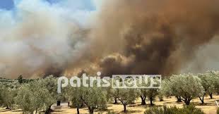 Στο σημείο επιχειρούν 22 πυροσβέστες με 11 οχήματα και ένα πεζοπόρο τμήμα. Gx9bexn8p0ixmm