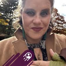 Can someone recommend an online aerial yoga program?