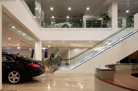 Mercedes Benz Longchamp Deploy