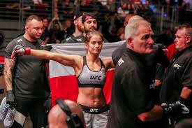 Gamrot trafił palcem w oko irlandczyka, zaś decyzją sędziego marca goddarda walka została uznana za. Ufc Auckland Kowalkiewicz Przegrywa Po Decyzji Sedziow Z Xiaonan Super Express
