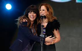 Pastora soler aparece radiante en 'hola' para anunciar la llegada de su primer hijo el próximo otoño. Pastora Soler Elige A Vanesa Martin Para Cumplir Una Tradicion