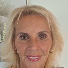 Does anyone know if you can put a hinge