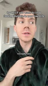 3 minutes of free therapy to help you stop playing small