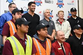 Jimmy garoppolo is a 29 year old american football (american) player. 49ers Jimmy Garoppolo And Dad Laud Trade Bound Students