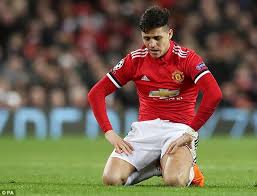 Alexis sánchez revealed in an instagram video that he asked his agent whether he could leave manchester united and return to. Alexis Sanchez Is Manchester United S 600 000 A Week Misfit Daily Mail Online