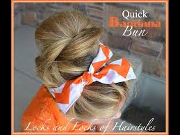 1 tie it under a updo 2 tie it in a ponytail 3 wrap it behind the top bun and tie a front knot 4 tie it in a. Quick 3 Minute Hairstyles Summer Bandana Bun Youtube