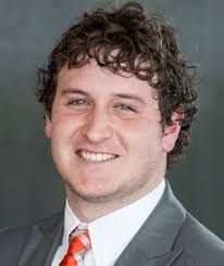 Zara's Collision Center Manager Graduates from Community Leadership Program 