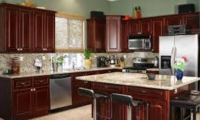 Color Theme Idea For Kitchen Dark Cherry Wood Cabinets With A Lighter Colo Maple Kitchen Cabinets Trendy Kitchen Backsplash Kitchen Cabinets Color Combination