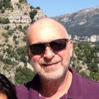 Leslie Mcneil's Instagram, Twitter & Facebook