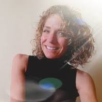 Anna Melnychuk's Instagram, Twitter & Facebook