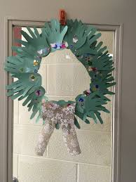 Montessori Christmas Wreath Craft Rhms Wreath Montessori Wreath Education Rhms Montessorischool Montessori Art Christmas Wreath Craft Montessori School