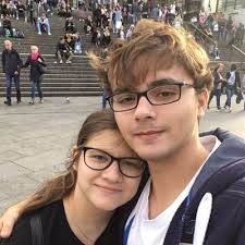 Laura Jolin Pesch (@LauraEngelXOXO)