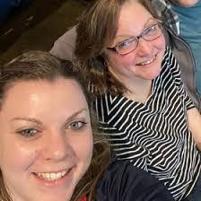 Elizabeth Pion's Instagram, Twitter & Facebook