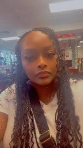 Introduction and photo sharing in a music group