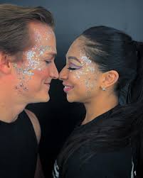 Holland and Sienna: Snowflake Edition❄️💙 #cirquedusoleil #makeup #circus  #love #couple #christmas #couplegoals #snowflake #snow #montreal #jonsnow