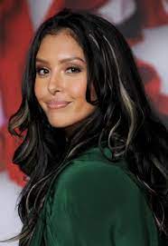 Vanessa Bryant S Long Wavy Hairstyle With Platinum Highlights Vanessa Bryant Kobe Bryant Pictures Kobe Bryant 24
