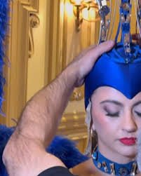 Classic showgirl. Showgirl- @talia_rosee Stunning costume-  @livingartofarmando Makeup #shaunstyle using @danessa_myricks @viseart  @makeupforever @maccosmetics #lasvegasglam