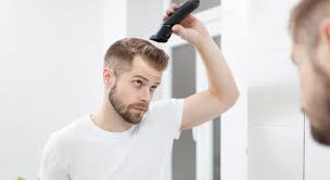 Doch auch bei problemhaar kann mit smarten ideen bei schnitt, styling und pflege eine schicke frisur gezaubert werden. Die Haarkranz Frisur Als Schlechte Wahl Bei Haarausfall