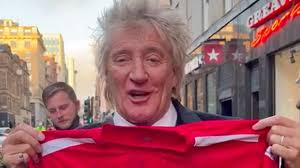 Rod Stewart gives tiny Glasgow football club major boost after hearing  fan's music