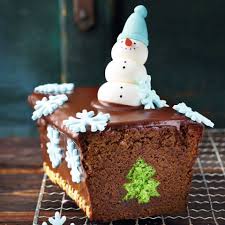 Torte Mit Weihnachtsbaumkern Und Fondant Schneemann Rezept Winter Kuchen Schokoladen Torte Schokoladentorte