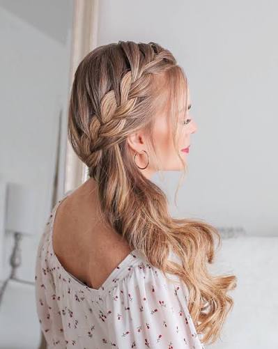 Sideswept French Braid 🍒 Tag a friend that'd love this look! • Full tutorial link in my profile! http://liketk.it/2LqW2 #liketkit #hairstyles #hairstyletutorial #braidstyles #hairartistry