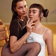 Not only you have to draw it, but you must try to glue them several times before you work out to release it into the world. Bellahadid E Lilmiquela Para Calvin Klein Bellahadid And Lilmiquela For Calvin Klein Bella Hadid Bella Hadid Style Bella Hadid Sister