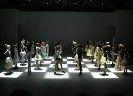 3 Fascinating Things We Learned At Alexander Mcqueen Savage Beauty At The Met Catwalk Design Stage Design Alexander Mcqueen Savage Beauty