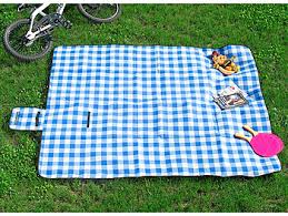 Die picknickdecken werden von folgenden anbietern kostengünstig angeboten: Pearl Picknickdecke Fleece Picknick Decke Mit Wasserabweisender Unterseite 200 X 175 Cm Picknickdecke Isoliert