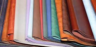 Although it's acceptable to haggle with the street with a stated commitment to keeping the tradition of exquisite florentine leather craftsmanship alive, you will not only find a beautiful leather product. Florence Leather Market Italiarail