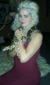 Rebirth of Oracle Priestesses