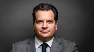 La crisis de interjet, y de la familia alemán, se pudo evitar, pero alemán magnani se negó a declararla en concurso mercantil y mucho menos a vender sus activos en el mundo empresarial nos. Caccvgza9up1am