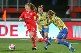 Average number of grounds visited. Bij De Mannen Zou Het Niet Kunnen Maar Fc Twente Vrouwen Gunt De Vertrekkende Trainer De International Fc Twente Tubantia Nl