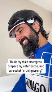 Am I missing something? #biciclettedepoca #whiskey #oldfashioned  #waterbottle