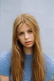 CHLOE WORTHINGTON x JOSHUA MAXWELL DE HOOG