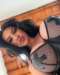 TW Pornstars - PARIZ ZIANNA. Twitter. Baby, I feel so lonely! I need  company at my website! Link. 8:31 PM - 16 May 2023