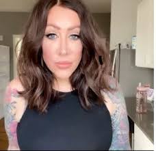 Heather Brown's Instagram, Twitter & Facebook