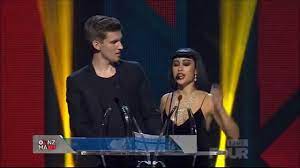 X Factor New Zealand Judges Willy Moon And Natalia Kills Present Awards At The Vnzmas Youtube