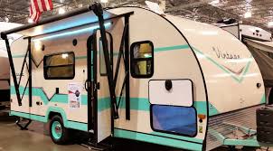 Queen bed sleeps three private bedroom full bath amenities indoor/outdoor usb ports gulf stream vintage cruiser travel trailer 17scd highlights: See This Adorable 2016 Gulf Stream Vintage Cruiser At The 2015 Fall Detroit Camper And Rv Show Rv Show Recreational Vehicles Rv Campers