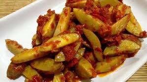 Masukkan daun salam, daun jeruk, gula pasir, dan garam. Resep Masakan Jengkol Goreng