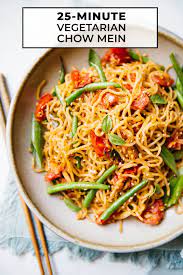 25 Minute Vegetable Chow Mein Healthy Nibbles Recipe In 2021 Vegetable Chow Mein Chow Mein Healty Dinner
