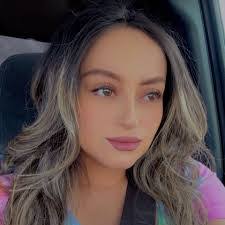 Daisy Pineiro's Instagram, Twitter & Facebook