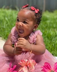 Alanna Carpenter's Instagram, Twitter & Facebook