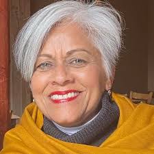 Vicki Simms's Instagram, Twitter & Facebook