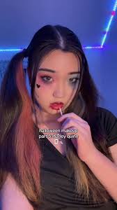 Replying to @sahasie🌷 the amount of eyeshadow it took to only slightly  color my hair 😔 #halloweenmakeup #harleyquinn