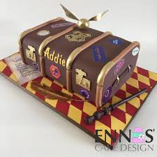 Harry Potter Trunk Cake Video Tutorial Ennas Cake Design Harry Potter Cake Harry Potter Birthday Cake Cake Design
