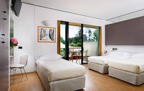 The market is known for offering steep bargains, especially on reproductions of expensive clothing. Unaway Hotel Forte Dei Marmi Versilia Toskana