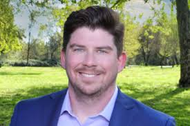 Justin Simkins's Instagram, Twitter & Facebook