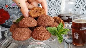 Halwat Katifa Gateau Algerien Fondant Au Cacao Pour Eid 2020 En 2020 Gateau Algerien Meilleures Recettes De Biscuits Gateaux Et Desserts