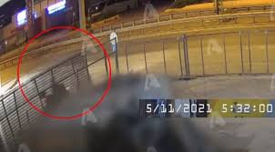 Σύμφωνα με πληροφορίες του iefimerida, στην έκτακτη εκπομπή της, η αγγελική νικολούλη θα προβάλει τις συνομιλίες της με τον μπάμπα αναγνωστόπουλο και όλο το επιπλέον υλικό που έχει συλλέξει για την υπόθεση στα γλυκά νερά. Nea Troph Sta Glyka Nera To Binteo Ths Nikoloylh Poy Mporei Na Deixnei Toys Drastes Toy Egklhmatos
