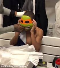 Batman, batgirl and robin forge an alliance with the teenage mutant ninja turtles to fight against the turtles' sworn enemy, the shredder, who has teamed up with ra's al ghul and the league. Psg Players Prank Kylian Mbappe With Donatello Mask Daily Mail Online